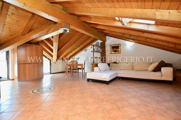 Quadrilocale su due livelli con box doppio Calolziocorte