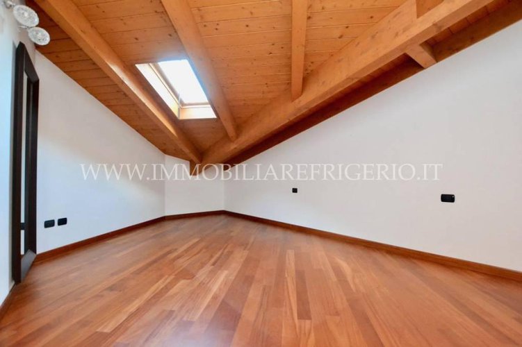 Recente appartamento con box doppio e cantina Calolziocorte