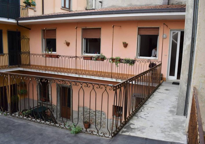 Graziosa casetta indipendente in pieno centro storico Albino