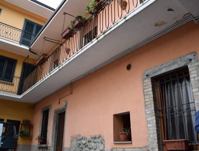 Graziosa casetta indipendente in pieno centro storico Albino