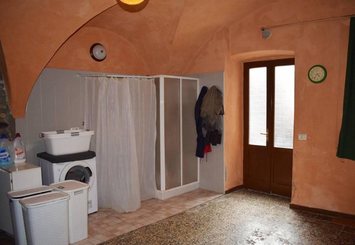 Graziosa casetta indipendente in pieno centro storico Albino