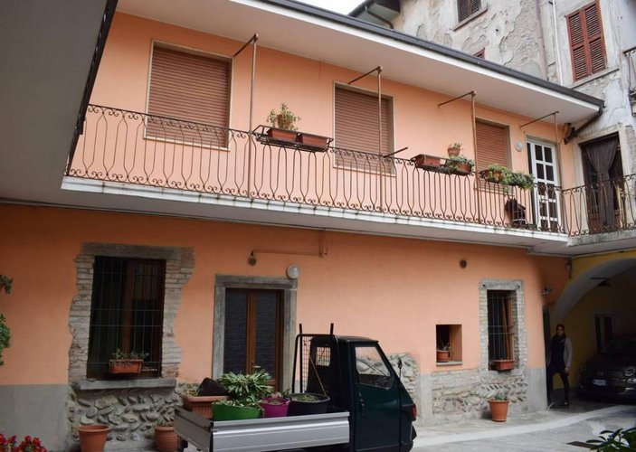 Graziosa casetta indipendente in pieno centro storico Albino