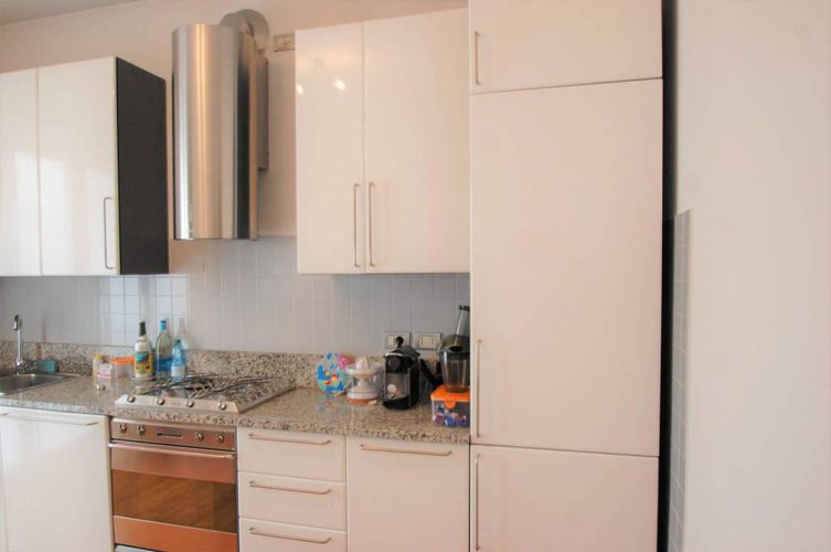 1067 SERIATE due quadrilocali in edificio con capannone Seriate