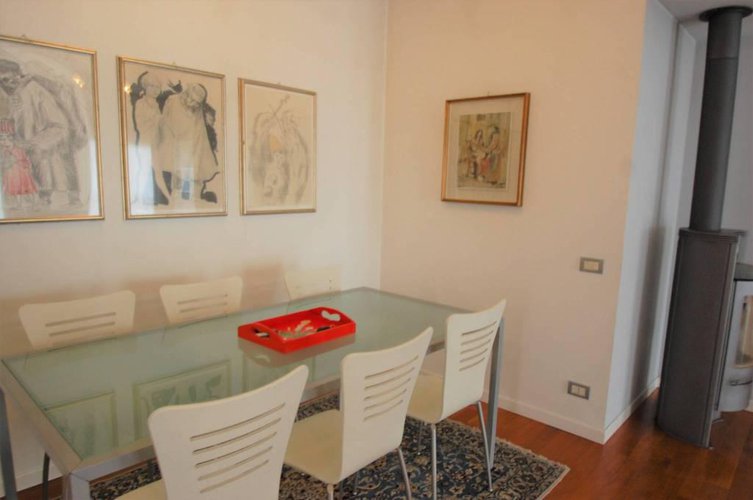 1067 Seriate Capannone e due appartamenti in vendita Seriate