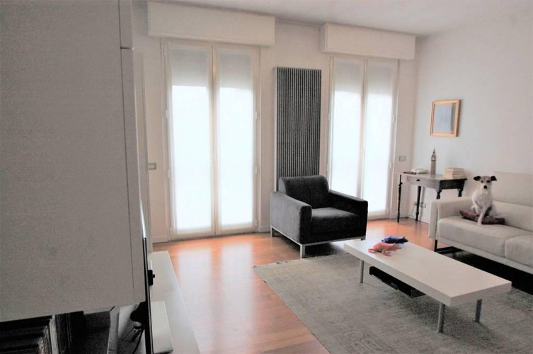 1067 Seriate Capannone e due appartamenti in vendita Seriate