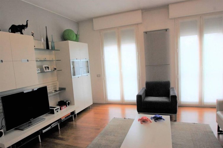 1067 Seriate Capannone e due appartamenti in vendita Seriate