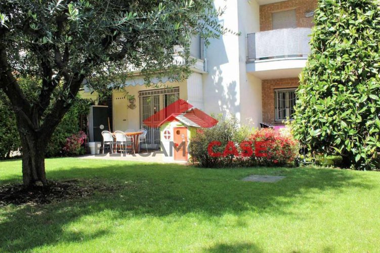 Trilocale con giardino e box Bergamo