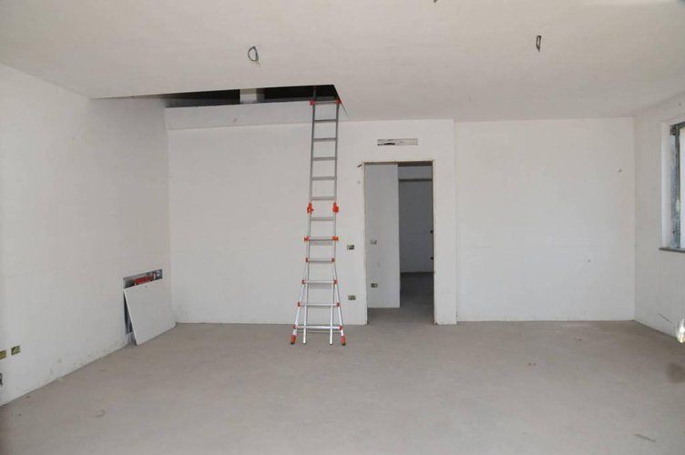 APPARTAMENTO IN VILLA AL PIANO RIALZATO