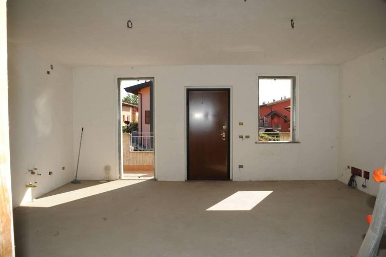 APPARTAMENTO IN VILLA AL PIANO RIALZATO Spirano