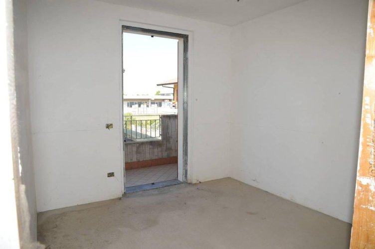 APPARTAMENTO IN VILLA AL PIANO RIALZATO Spirano