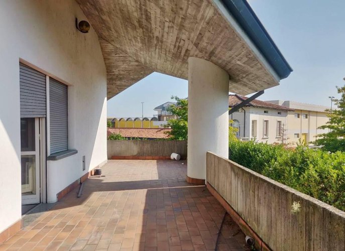 Introvabile villa singola, metratura esclusiva, box di 70mq! Grumello del Monte