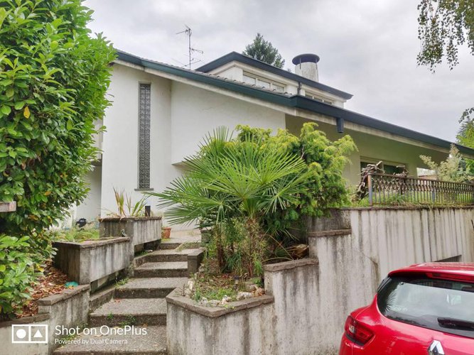 Introvabile villa singola, metratura esclusiva, box di 70mq! Grumello del Monte