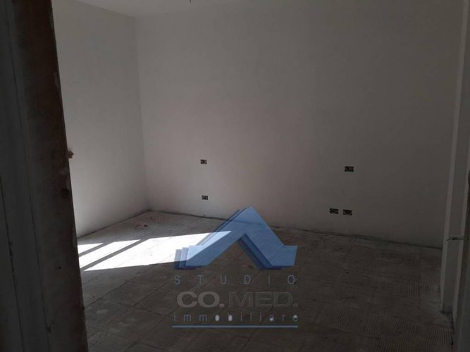 Trilo con giardino al piano terra Carobbio degli Angeli