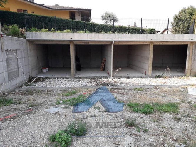 Trilo con giardino al piano terra Carobbio degli Angeli