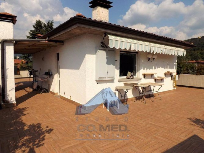 Villa Di Serio Centro Attico € 264.000 T4392i Villa di Serio