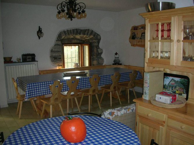 Rustico indipendente di 3 unità abitative. Roncola