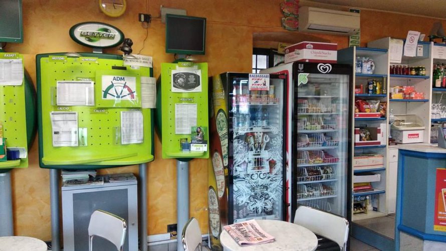 VENDESI LICENZA ATTIVITÀ Gorlago