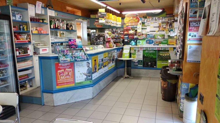 VENDESI LICENZA ATTIVITÀ