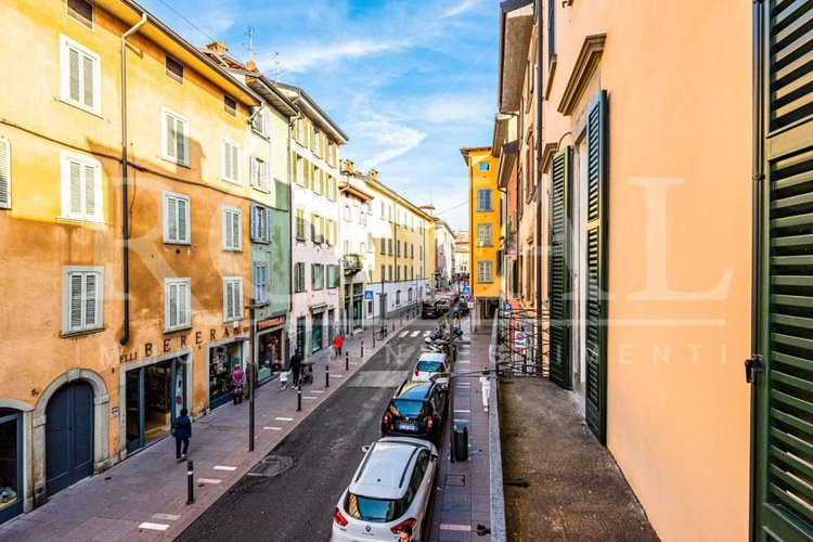 Vicinanze Piazza Pontida - Nuovo e raffinato quadrilocale Bergamo