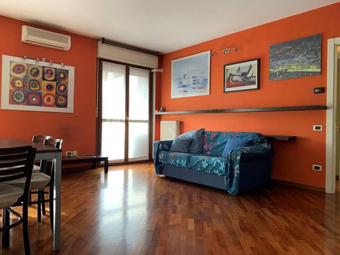 AMPIO BILOCALE CON BOX Bergamo