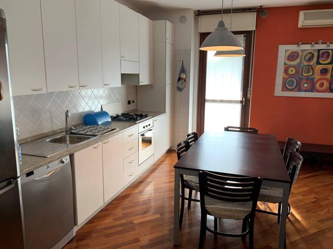 AMPIO BILOCALE CON BOX Bergamo