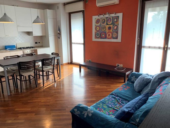 AMPIO BILOCALE CON BOX Bergamo