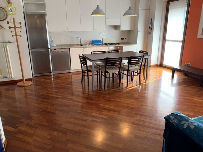 AMPIO BILOCALE CON BOX Bergamo