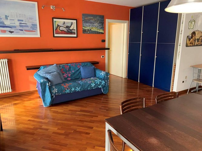 AMPIO BILOCALE CON BOX Bergamo