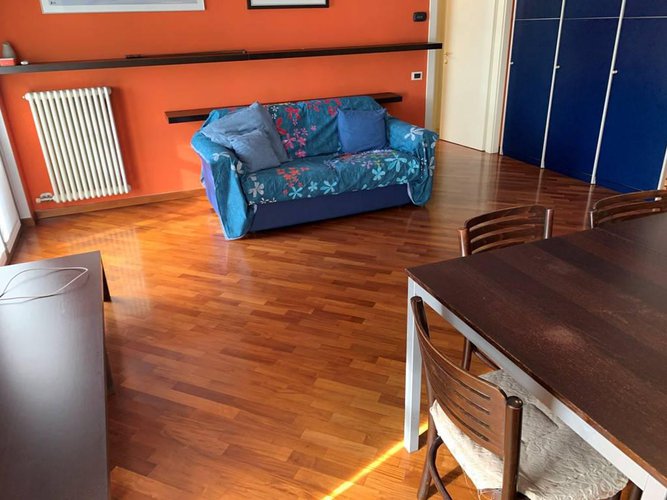 AMPIO BILOCALE CON BOX Bergamo