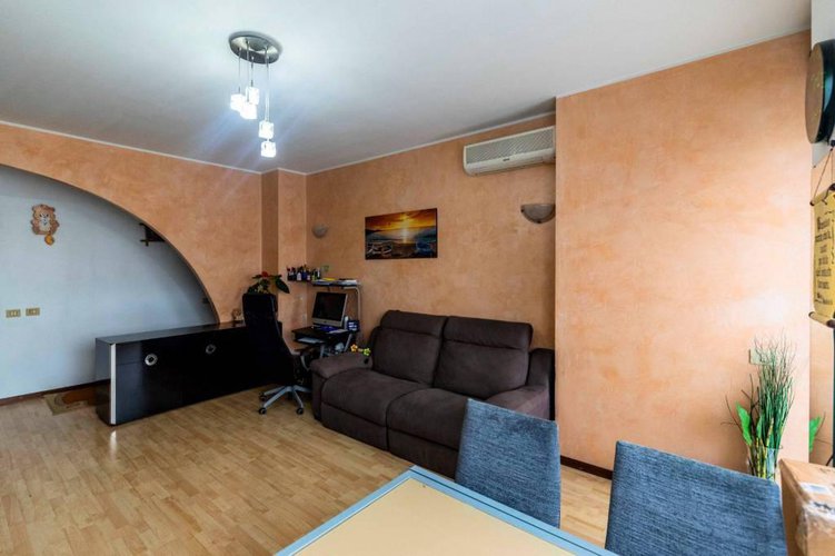 Vendesi Quadrilocale con ascensore, incluso box e cantina Bergamo