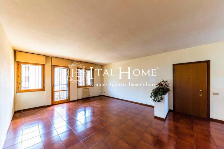 Centralissimo, Vendesi Quadrilocale + doppi servizi, box... Bergamo