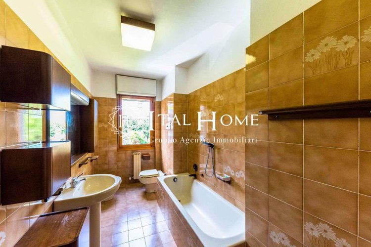 Centralissimo, Vendesi Quadrilocale + doppi servizi, box... Bergamo