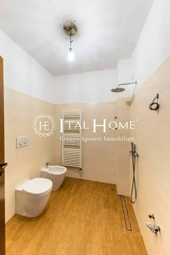 Centralissimo, Vendesi Quadrilocale + doppi servizi, box... Bergamo