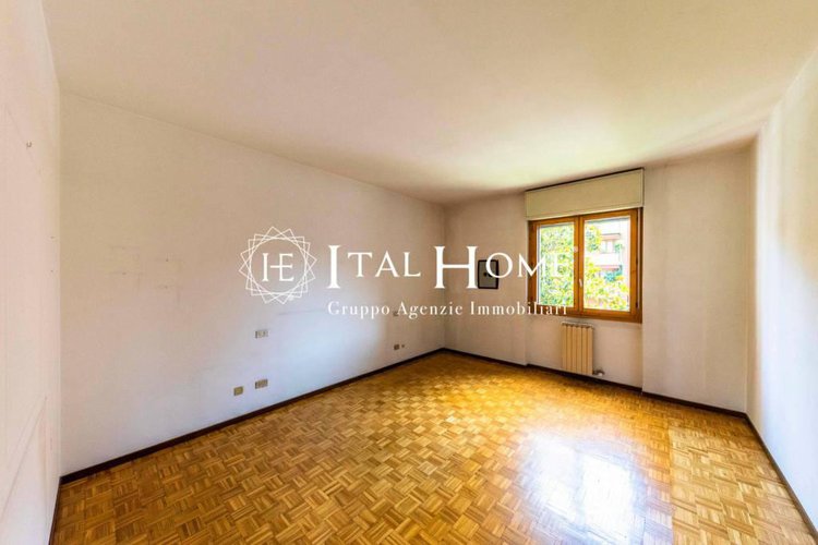 Centralissimo, Vendesi Quadrilocale + doppi servizi, box... Bergamo