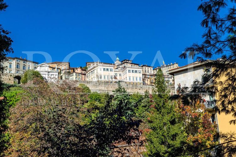 Viale Vittorio Emanuele - Luminoso quadrilocale con vista