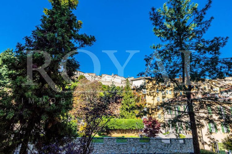 Viale Vittorio Emanuele - Luminoso quadrilocale con vista Bergamo
