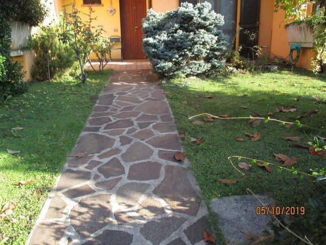 VILLETTA A SCHIERA IN VENDITA Dalmine