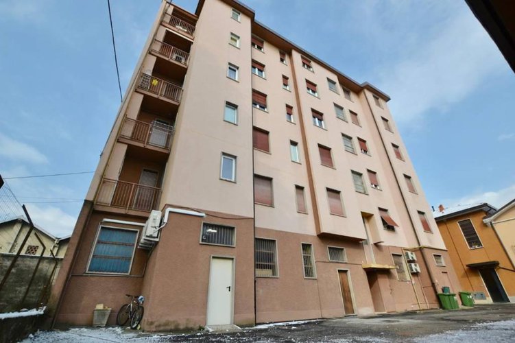 Quadrilocale in centro con box e cantina Cisano Bergamasco