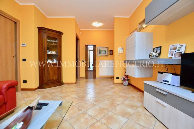 Trilocale con terrazzo panoramico e box singolo Brivio