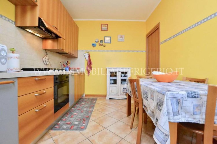 Trilocale con terrazzo panoramico e box singolo Brivio