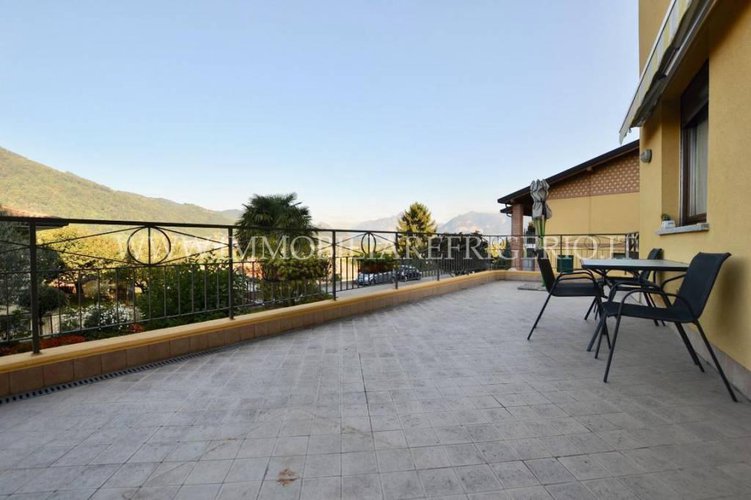 Trilocale con terrazzo panoramico e box singolo Brivio