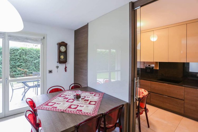 Moderno trilocale con giardino e taverna Bergamo