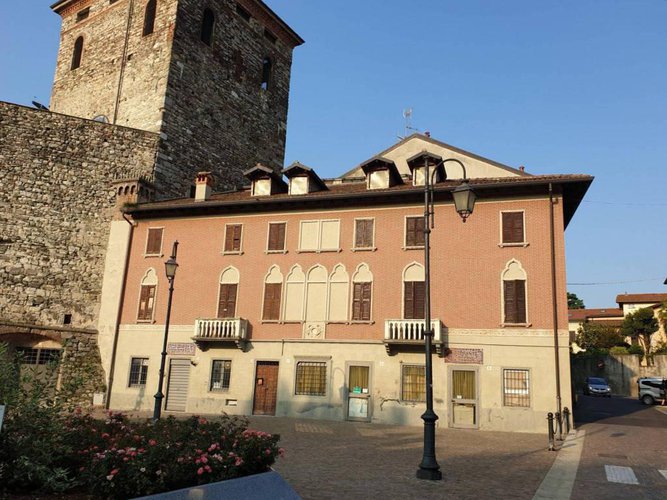 AFFACCIATO SUL FIUME ADDA Brivio