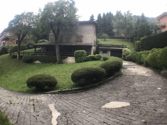 CASCINA BERGAMASCA INDIPENDENTE RISTRUTTURATA AMPIO TERRENO. Oneta