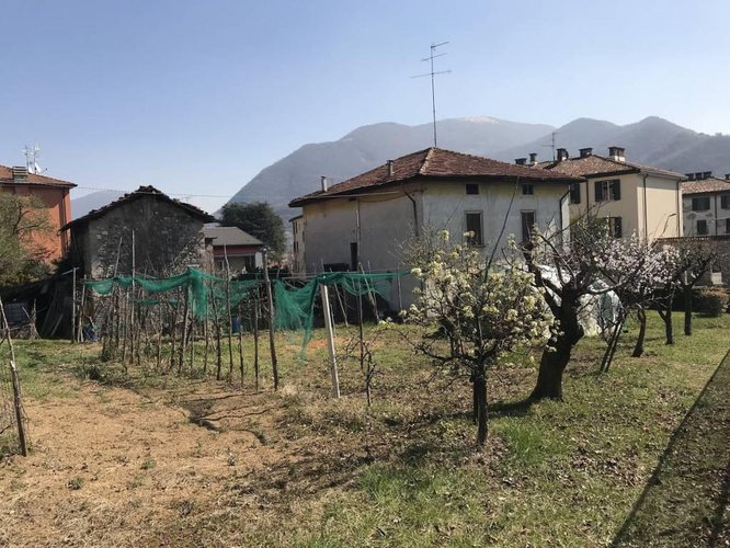 NEMBRO adiacenze centro. Nembro