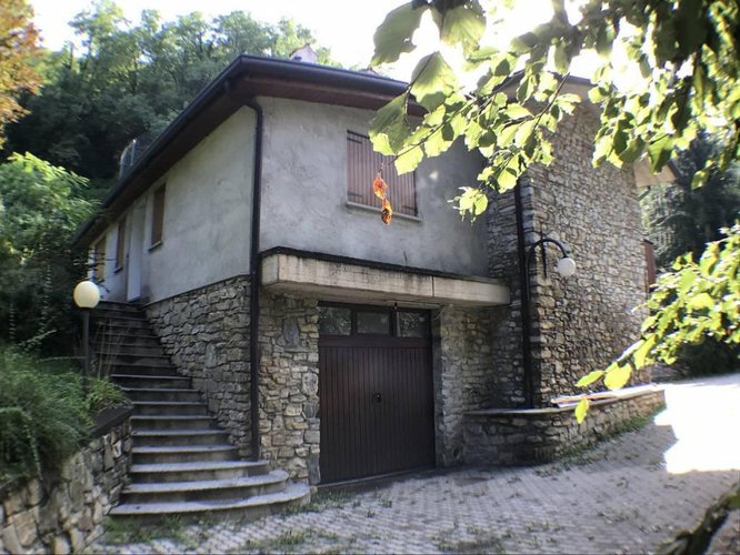 IDEALE PER COMUNITA' - CASA FAMIGLIA-ALBERGO-BED & BREKFAST. Pradalunga