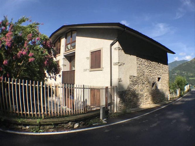 IDEALE PER COMUNITA' - CASA FAMIGLIA-ALBERGO-BED & BREKFAST. Pradalunga