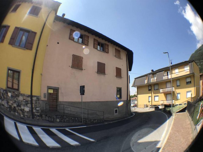 INTERO FABBRICATO INDIPENDENTE COMPLETAMENTE RISTRUTTURATO. Cene