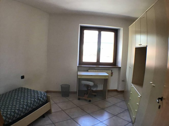 INTERO FABBRICATO INDIPENDENTE COMPLETAMENTE RISTRUTTURATO. Cene