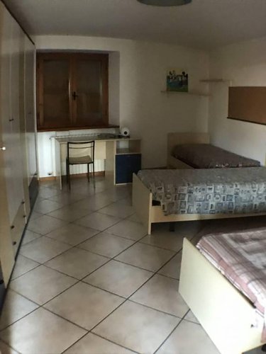 INTERO FABBRICATO INDIPENDENTE COMPLETAMENTE RISTRUTTURATO. Cene